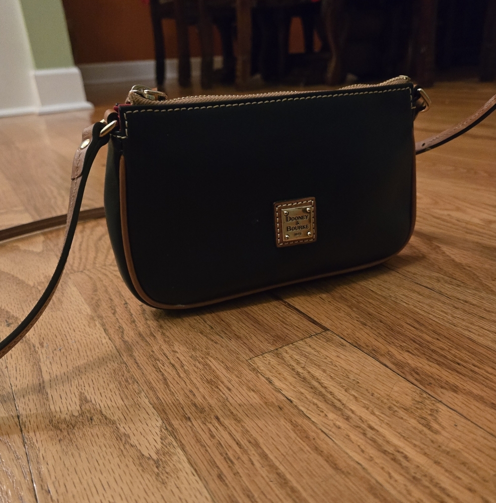 Dooney and Bourke Wexford Leather Lexi Crossbody Purse